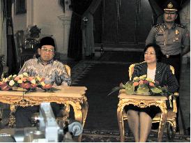 Indonesian president announces new cabinet